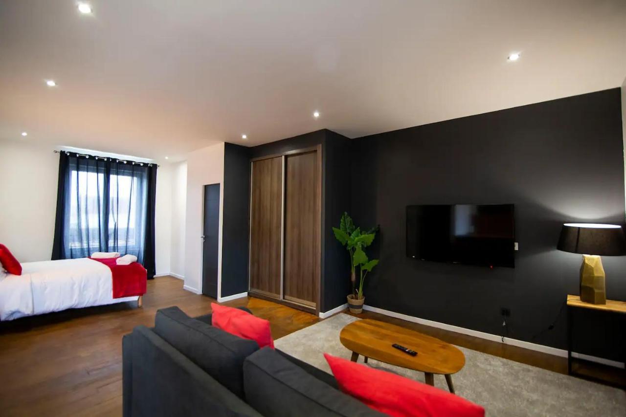 לימוז' Les Suites Locarno מראה חיצוני תמונה