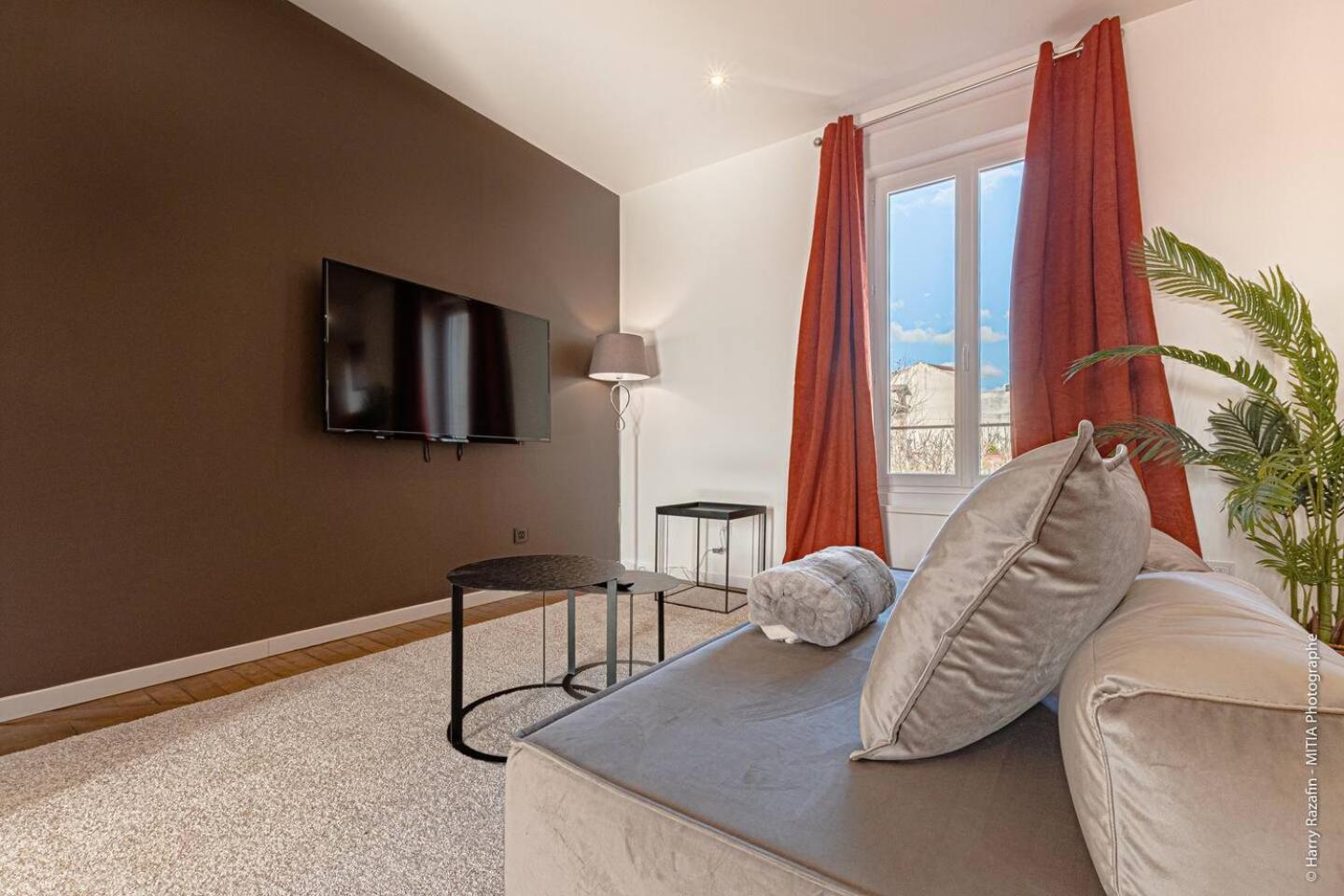 לימוז' Les Suites Locarno מראה חיצוני תמונה